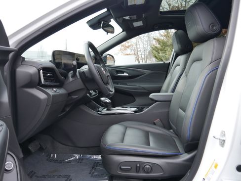 Certified 2024 Buick Envista Sport Touring w/ Convenience I Package image 12