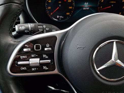 Used 2021 Mercedes-Benz GLC 300 4MATIC SUV image 21