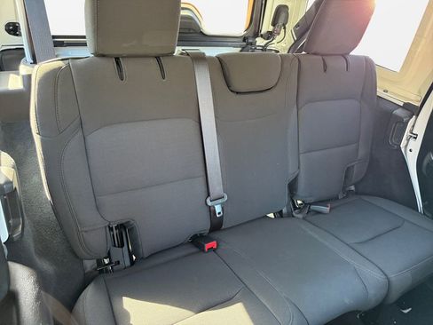 Used 2022 Jeep Wrangler Unlimited Sport image 16