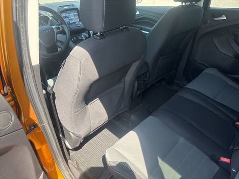 Used 2016 Ford Escape SE w/ Equipment Group 201A FWD image 18