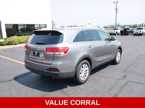 Used 2017 Kia Sorento AWD w/ LX Convenience Package image 7