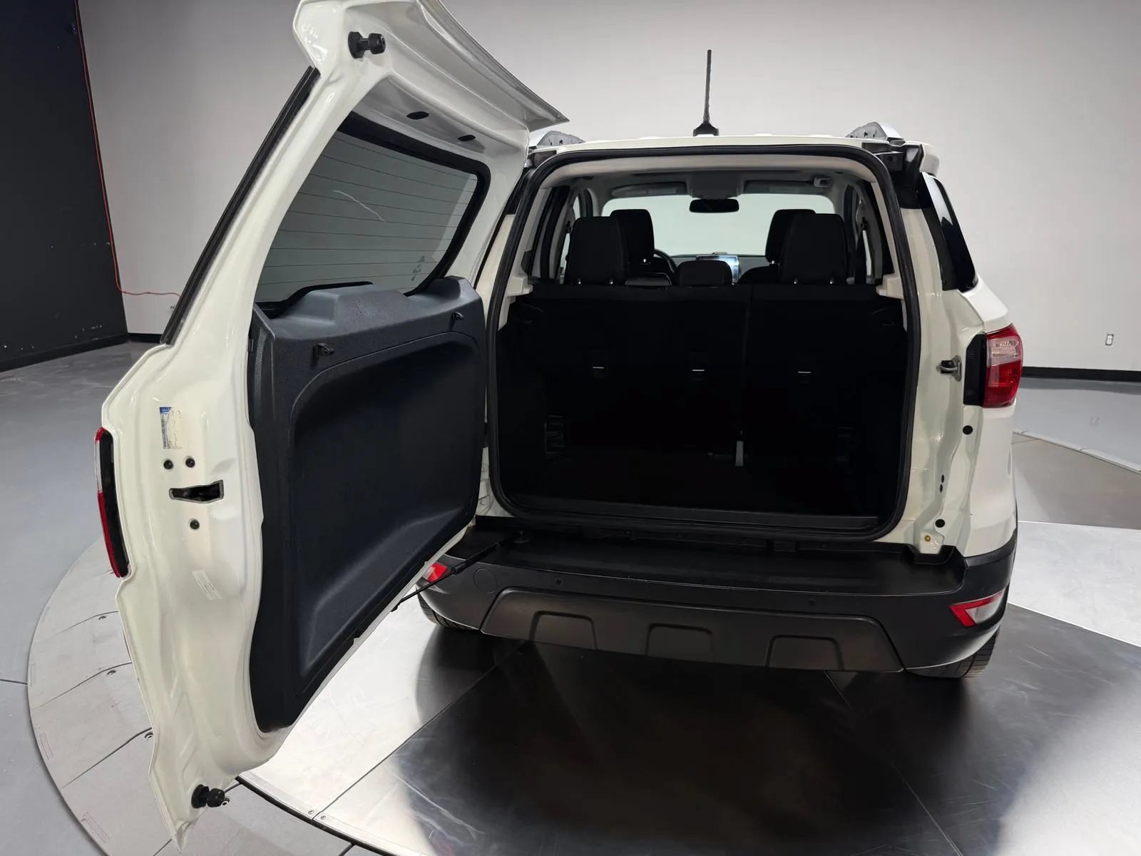 Used 2019 Ford EcoSport SE w/ SE Convenience Package FWD image 13