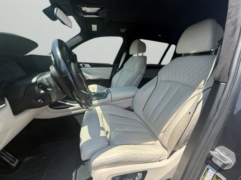 Used 2020 BMW X7 M50i AWD/4WD image 9
