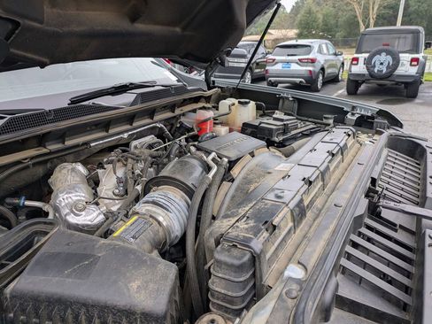 Used 2024 Chevrolet Silverado 3500 LT w/ Convenience Package image 13