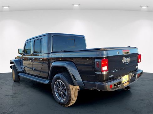 Used 2020 Jeep Gladiator Overland w/ Popular Equipment Package image 12