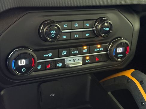 Used 2024 Ford Bronco Badlands image 23