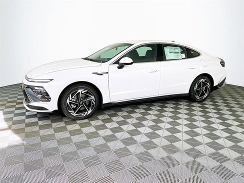 New 2026 Hyundai Sonata SEL FWD image 3
