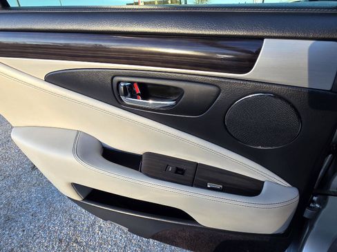 Used 2013 Lexus LS 460 image 37