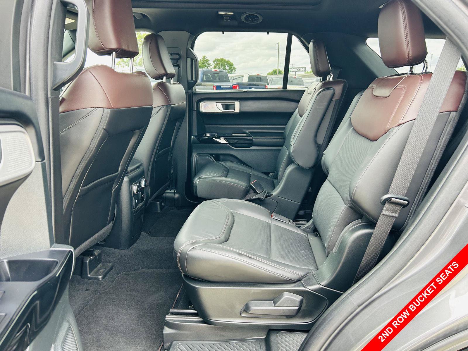 Used 2023 Ford Explorer Platinum w/ Technology Package AWD/4WD image 32