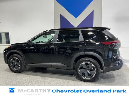 Used 2025 Nissan Rogue SV AWD/4WD image 7