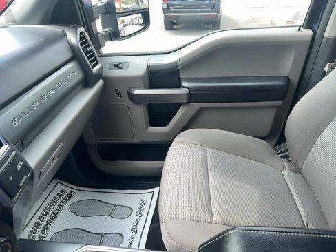 Used 2018 Ford F250 XLT w/ XLT Premium Package AWD/4WD image 29