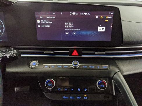 Used 2024 Hyundai Elantra SEL image 8