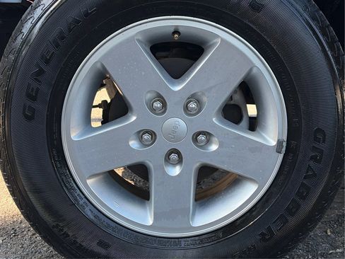 Used 2007 Jeep Wrangler Unlimited X image 10