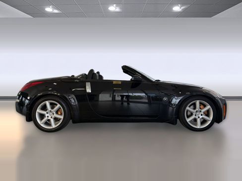 Used 2005 Nissan 350Z Grand Touring RWD image 8
