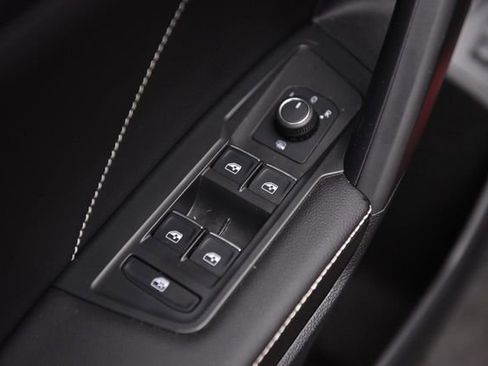 Certified 2024 Volkswagen Tiguan SE AWD/4WD image 8