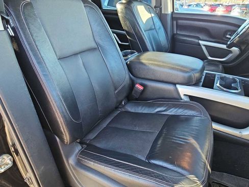 Used 2017 Nissan Titan SL image 22