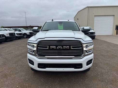 Used 2022 RAM 2500 Laramie AWD/4WD image 2