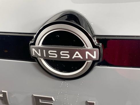 New 2026 Nissan Pathfinder Platinum FWD image 19