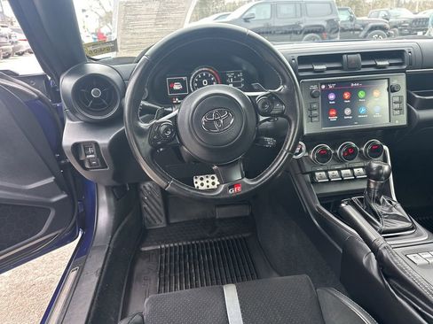 Used 2023 Toyota GR86 Premium w/ ALL Weather Mat Package (TMS) image 16