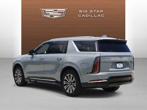 Certified 2026 Cadillac Escalade IQL Luxury AWD/4WD image 3