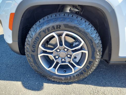 Used 2024 Jeep Grand Cherokee Trailhawk w/ Advanced Protech Group II image 26