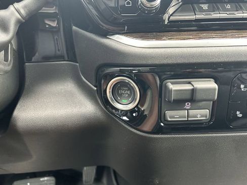 New 2025 GMC Sierra 2500 SLE w/ SLE Value Package; image 34