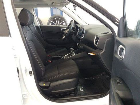 New 2026 Hyundai Venue SEL FWD image 17