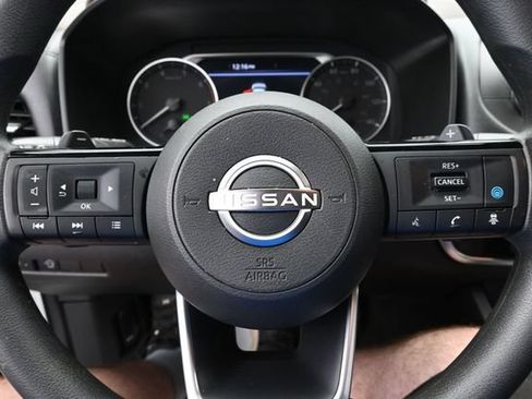 Used 2023 Nissan Rogue SV FWD image 35