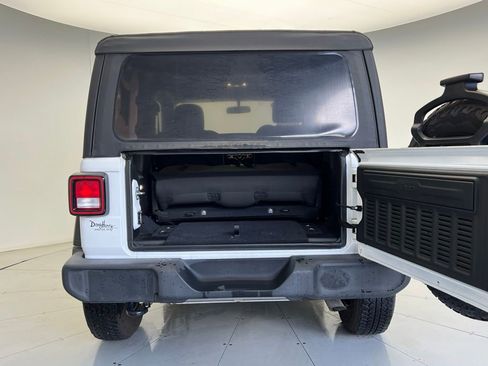 Used 2021 Jeep Wrangler Sport image 5