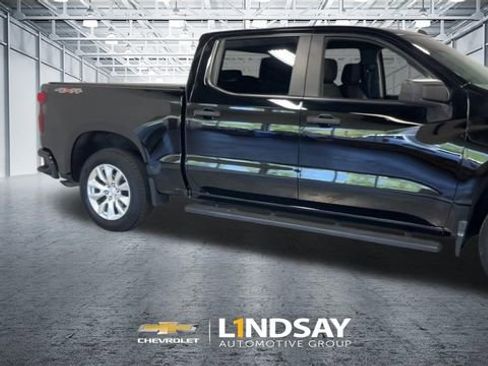 Used 2024 Chevrolet Silverado 1500 Custom image 3