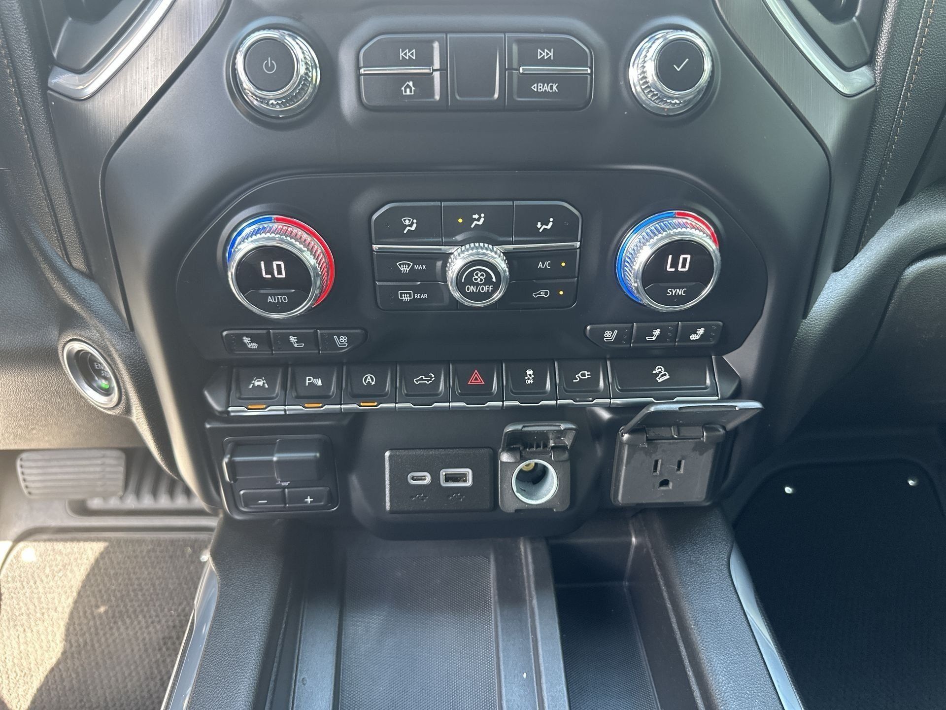 Certified 2021 GMC Sierra 1500 AT4 w/ AT4 Value Package AWD/4WD image 34
