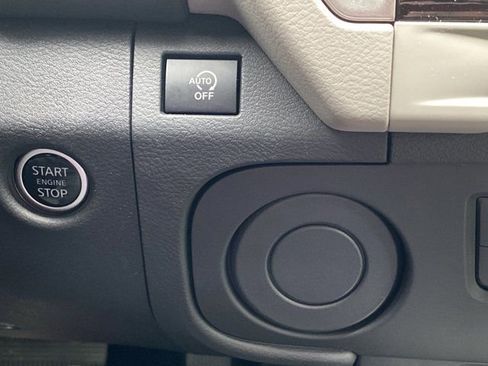 Used 2025 Nissan Frontier SV w/ SV Convenience Package RWD image 21