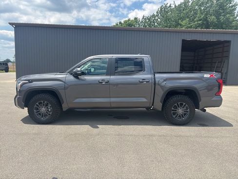 Used 2024 Toyota Tundra SR5 w/ SR5 Convenience Package AWD/4WD image 6