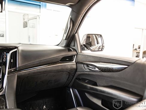 Used 2016 Cadillac Escalade Platinum AWD/4WD image 41