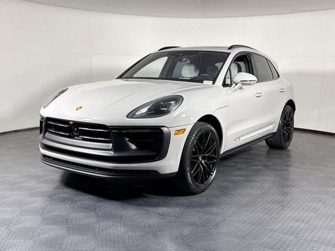 Certified 2024 Porsche Macan GTS AWD/4WD image 1
