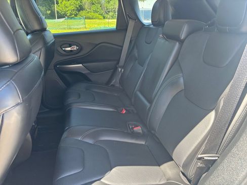 Used 2020 Jeep Cherokee Limited AWD/4WD image 22