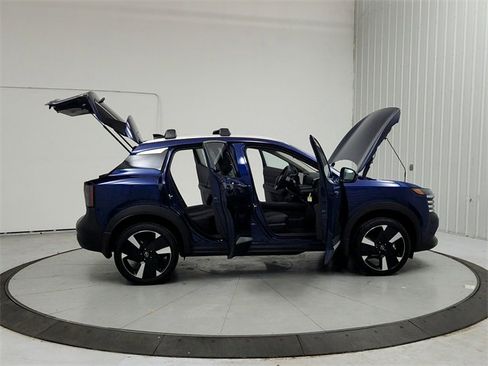 New 2026 Nissan Kicks SR image 16