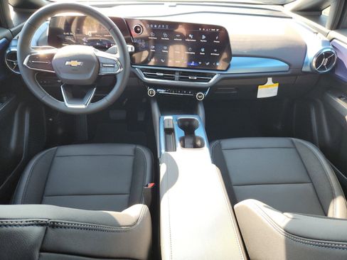 New 2026 Chevrolet Equinox EV LT image 8