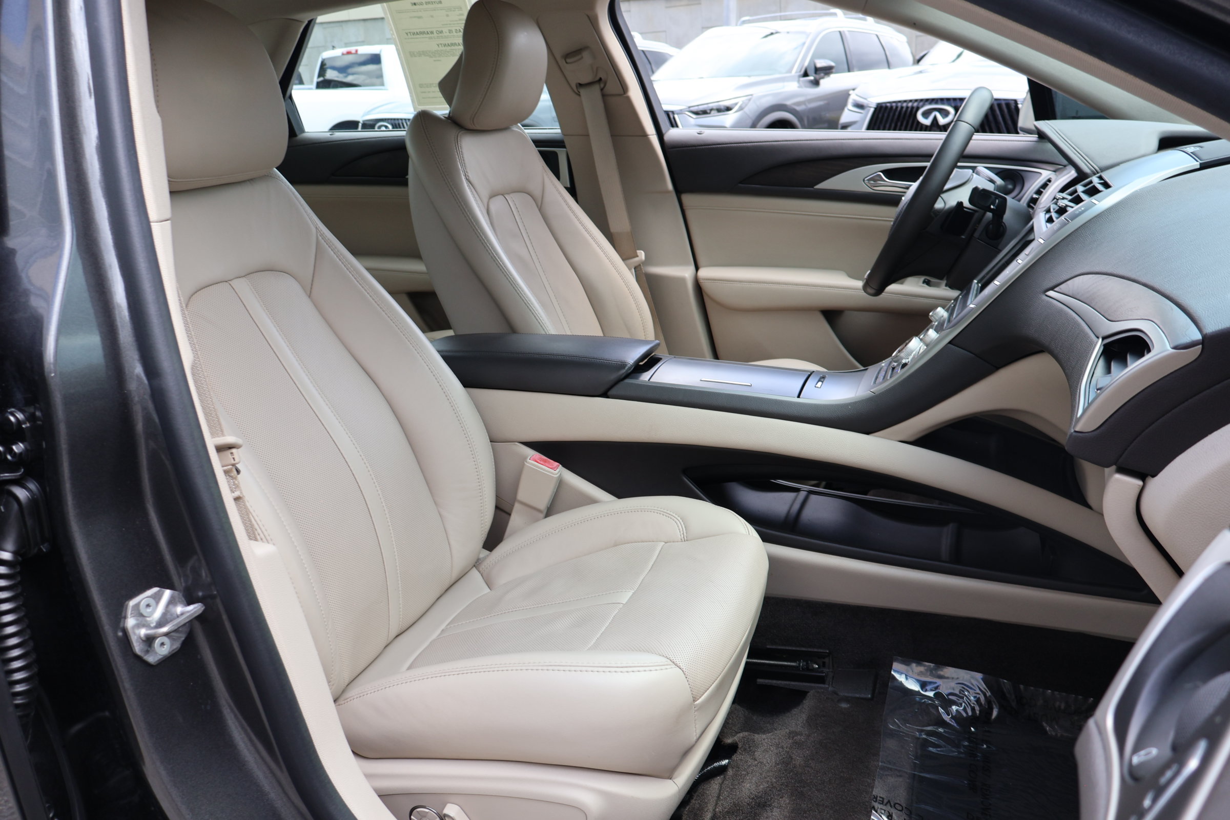Used 2018 Lincoln MKZ Reserve w/ Technology Package FWD image 21