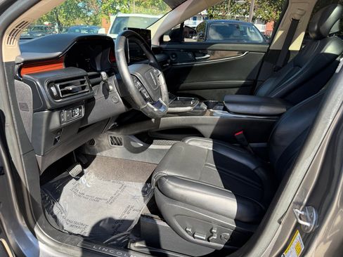 Used 2021 Lincoln Nautilus Reserve w/ Equipment Group 201A image 11