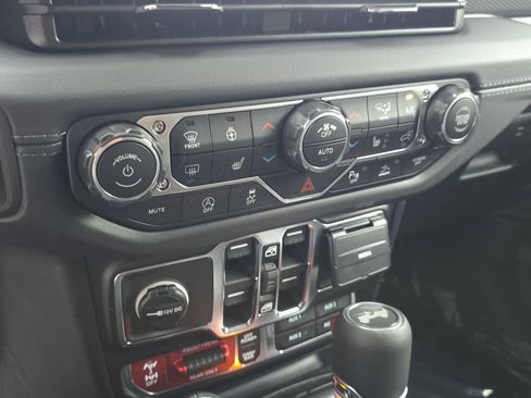New 2026 Jeep Wrangler Unlimited Rubicon AWD/4WD image 21