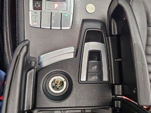 Used 2013 Mercedes-Benz SL 550 image 28