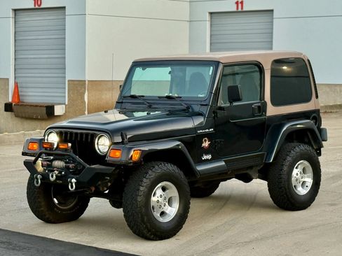 Used 2002 Jeep Wrangler Sahara AWD/4WD image 3