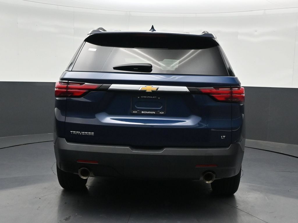 Used 2023 Chevrolet Traverse LT FWD image 4