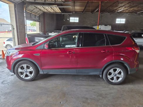 Used 2014 Ford Escape SE FWD image 2