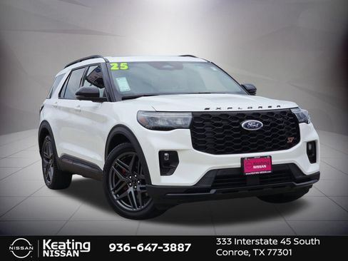 Used 2025 Ford Explorer ST w/ Sun And Sound Package AWD/4WD image 3