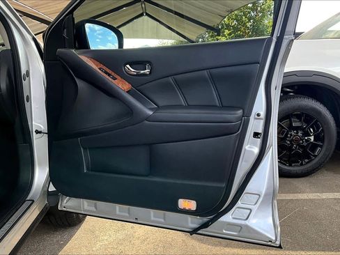 Used 2013 Nissan Murano LE w/ Platinum Pkg image 21