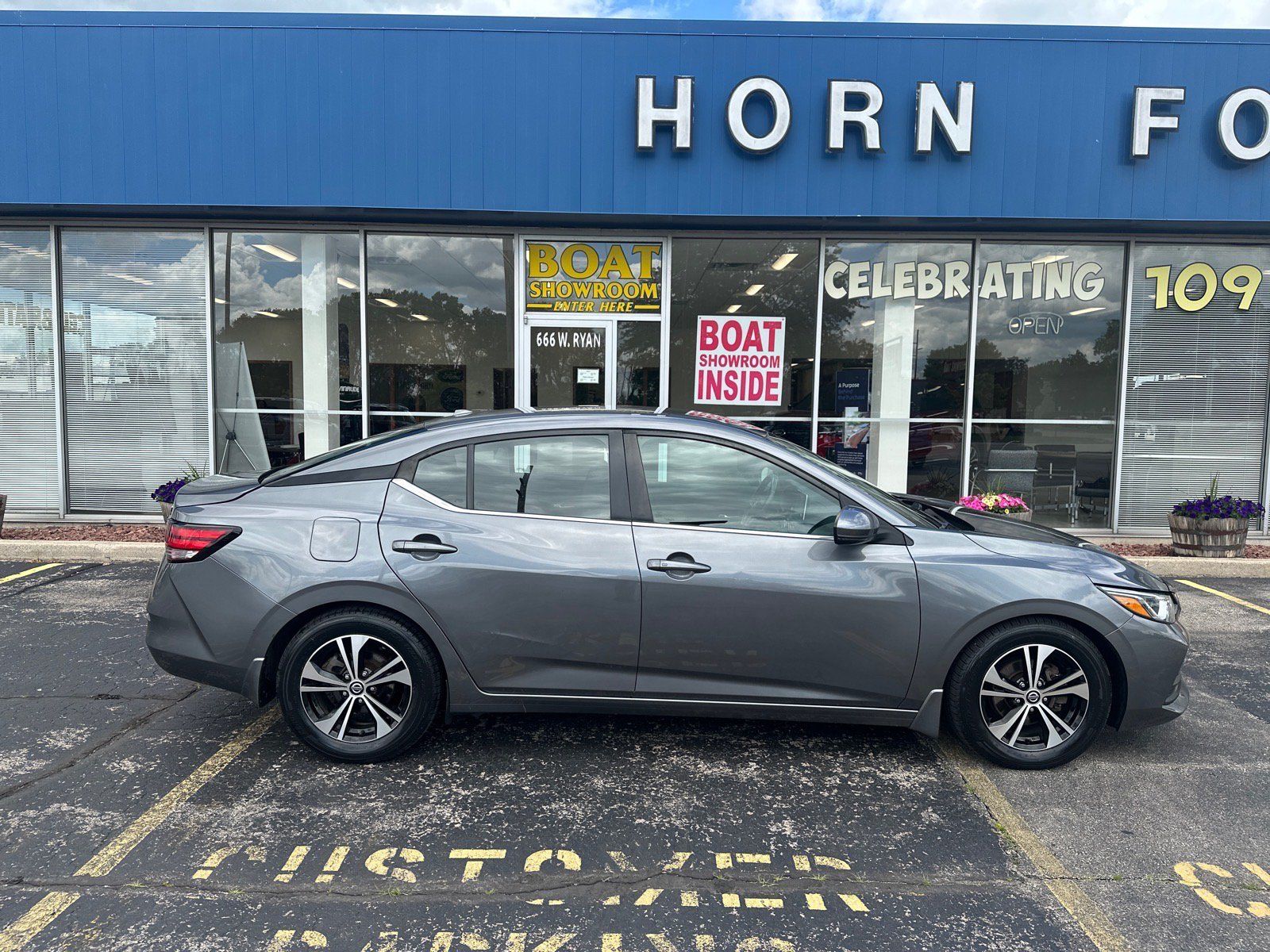 Used 2020 Nissan Sentra SV w/ Trunk Package FWD image 6