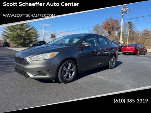 Used 2017 Ford Focus SE image 1