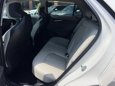 New 2026 Kia Niro EX FWD image 7